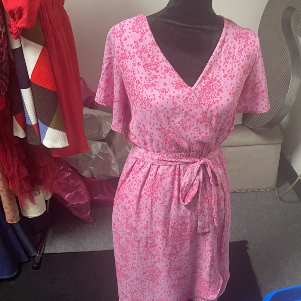 NWT Pink Floral 🌺🌺🌸 Dress